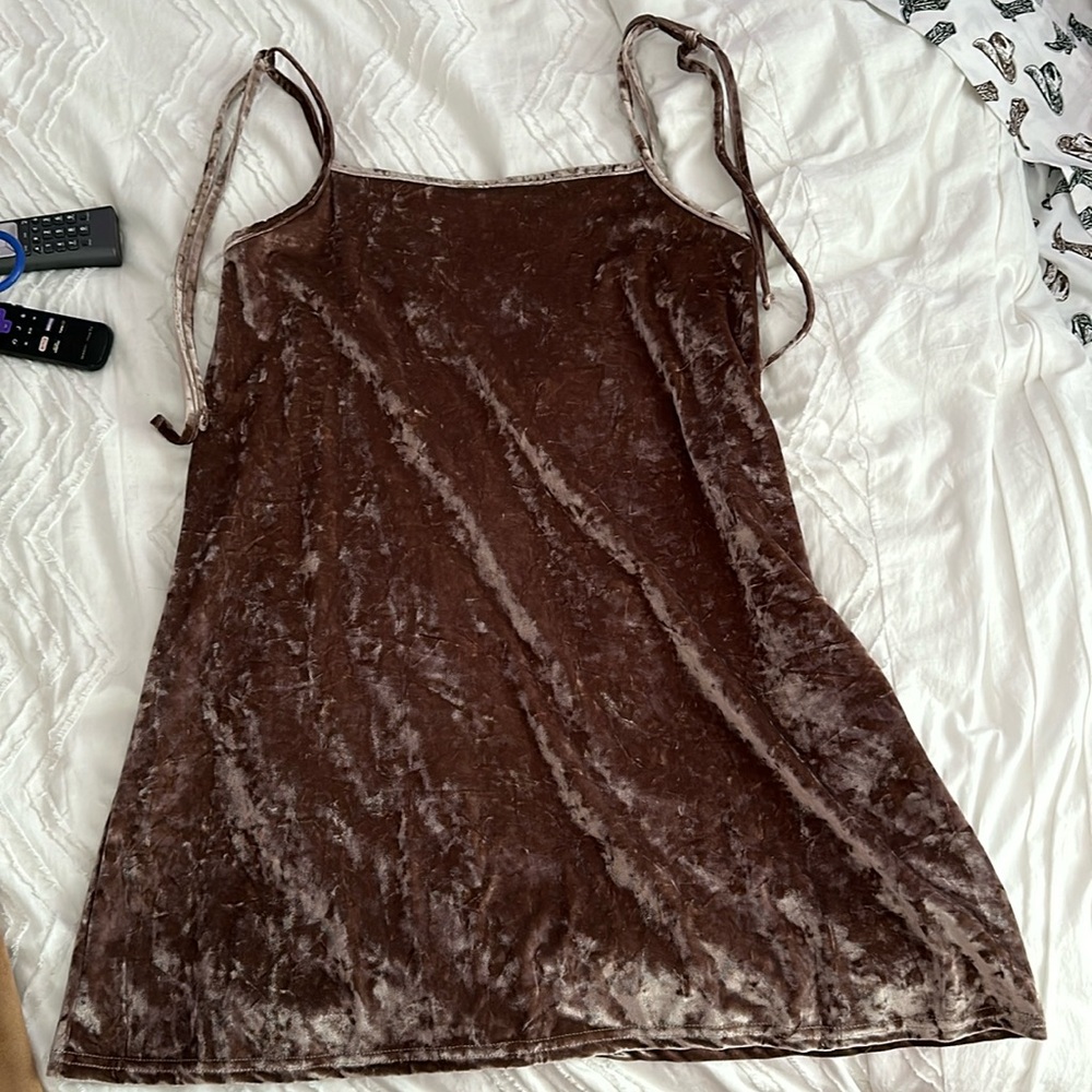 Missguided Shift Velvet Dress